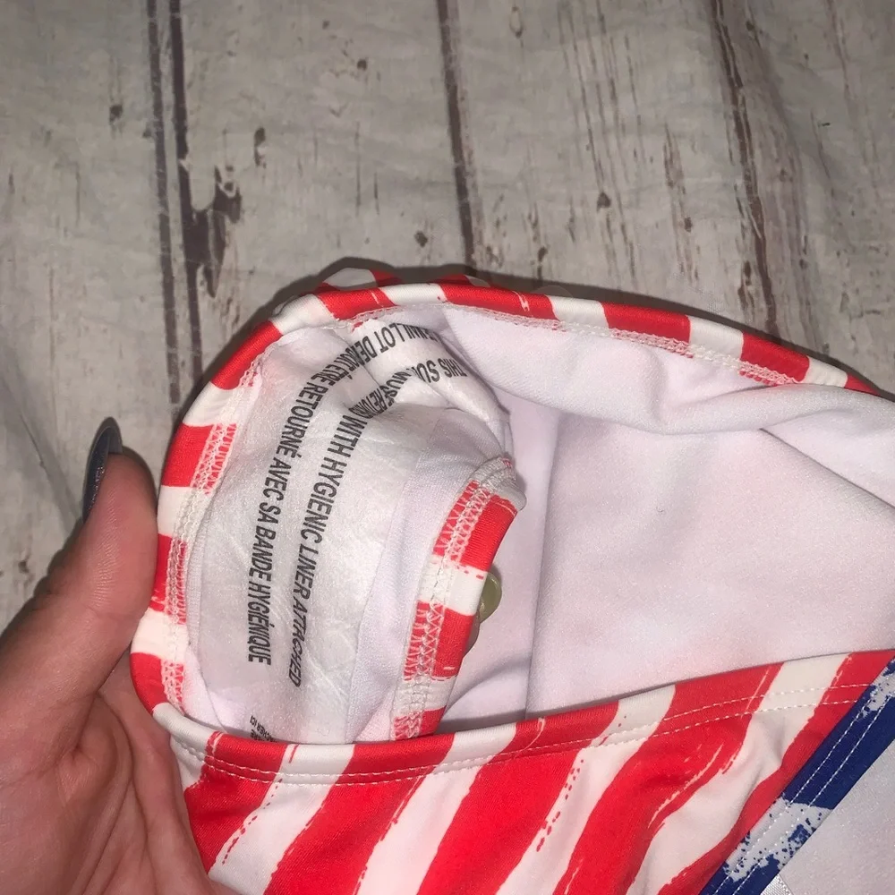 Xhilaration red white